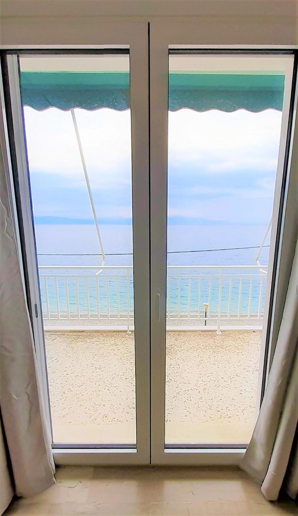Mondo Cosseri Akrata Apartamento Exterior foto