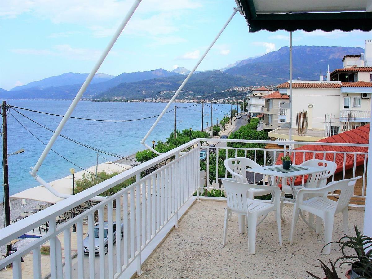 Mondo Cosseri Akrata Apartamento Exterior foto