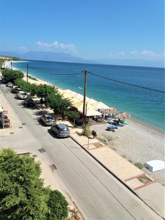 Mondo Cosseri Akrata Apartamento Exterior foto